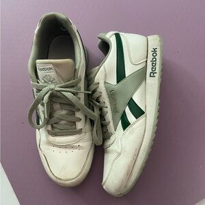 Retro looking reeboks green and cream